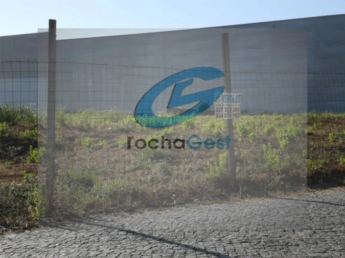 Terreno Comércio / Armazém para Venda em Serzedo e Perosinho Foto 13