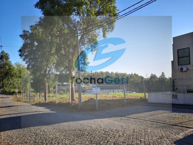 Terreno Comércio / Armazém para Venda em Serzedo e Perosinho Foto 14