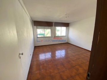 Apartamento T2 para Venda em Oeiras e São Julião da Barra, Paço de Arcos e Caxias