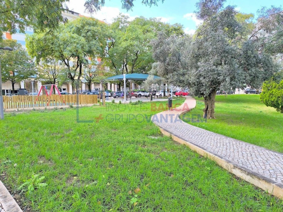 Apartamento T2 para Venda em Benfica Foto 26
