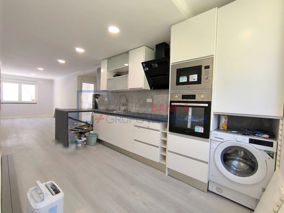 Apartamento T2 para Venda em Benfica Foto 8
