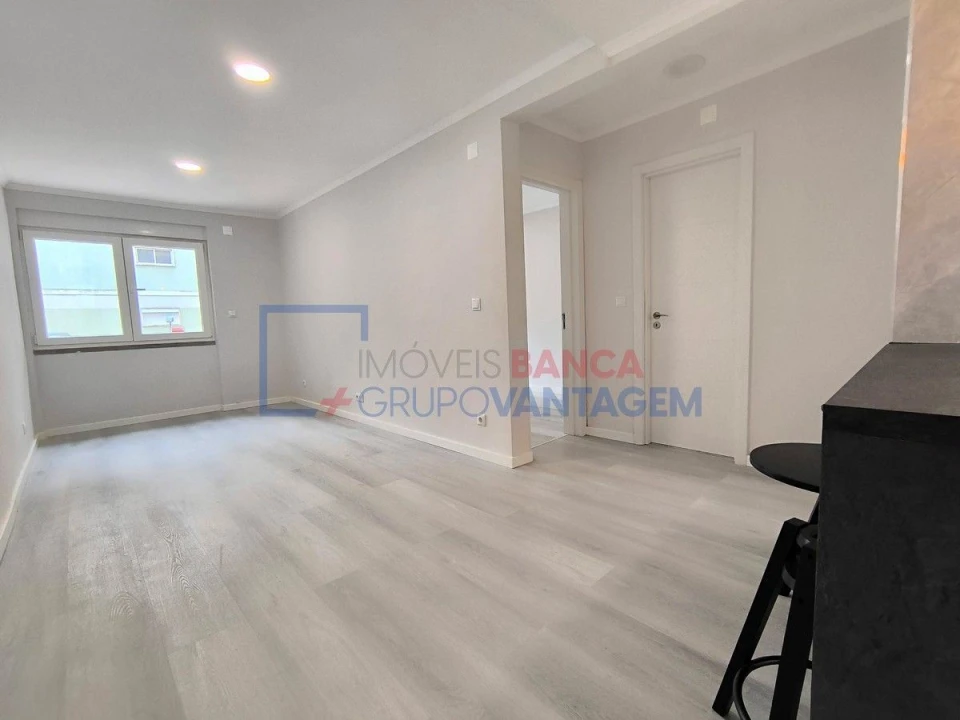 Apartamento T2 para Venda em Benfica Foto 13