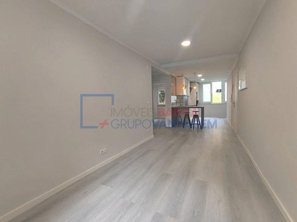 Apartamento T2 para Venda em Benfica Foto 14