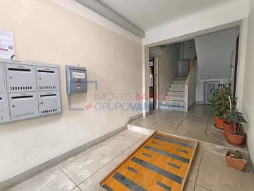 Apartamento T2 para Venda em Benfica