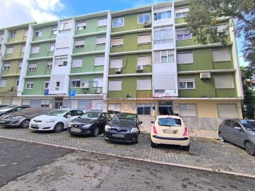 Apartamento T2 para Venda em Benfica