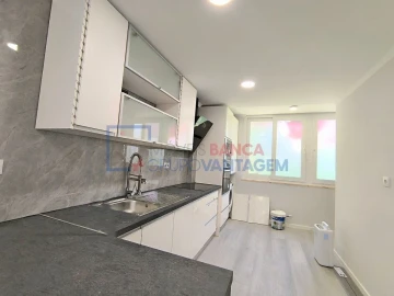 Apartamento T2 para Venda em Benfica