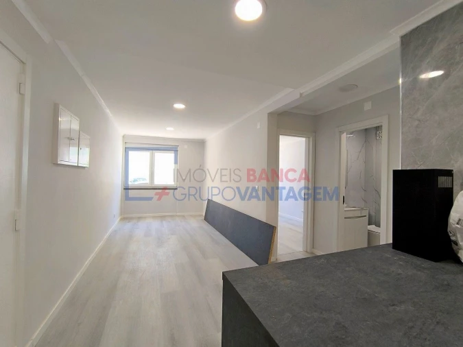 Apartamento T2 para Venda em Benfica Foto 2