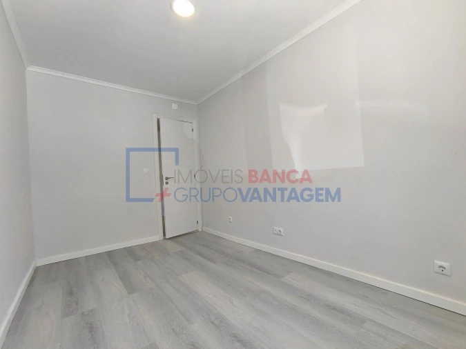 Apartamento T2 para Venda em Benfica Foto 13