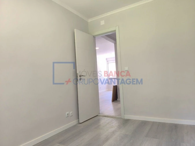 Apartamento T2 para Venda em Benfica Foto 16