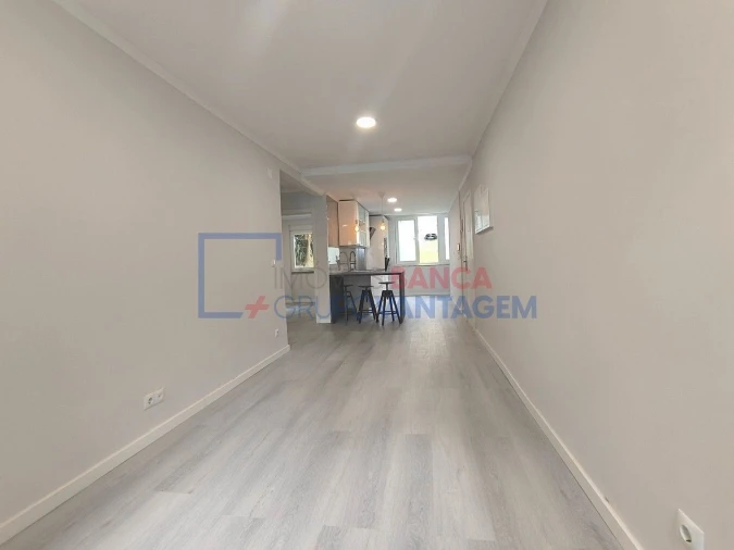 Apartamento T2 para Venda em Benfica Foto 17