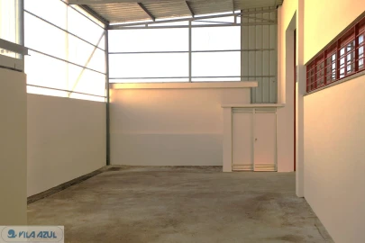 Armazém para Arrendamento em Moreira