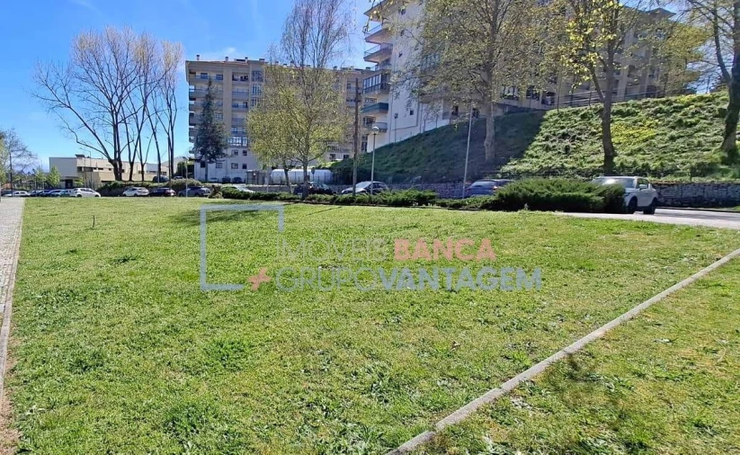 Terreno P/ Prédio para Venda em Viseu Foto 2