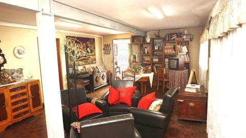 Moradia T5 para Venda em Tamengos, Aguim e Óis do Bairro