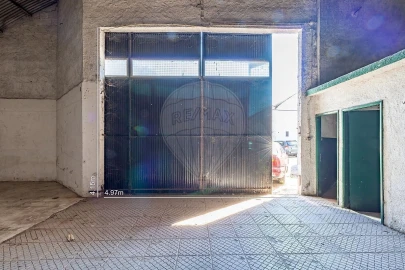 Armazém para Venda em Eiras e São Paulo de Frades