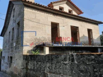 Moradia T4 para Venda em Beijos