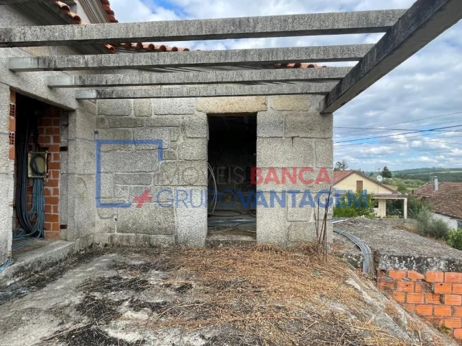 Moradia T4 para Venda em Beijos Foto 6