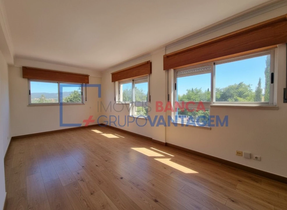 Apartamento T2 para Venda em Alcabideche Foto 2