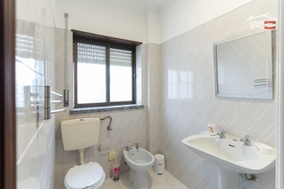 Apartamento T3 para Arrendamento em Fatima