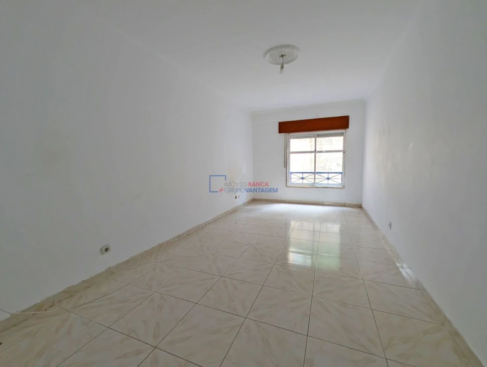 Apartamento T2 para Venda em Algueirão-Mem Martins Foto 8