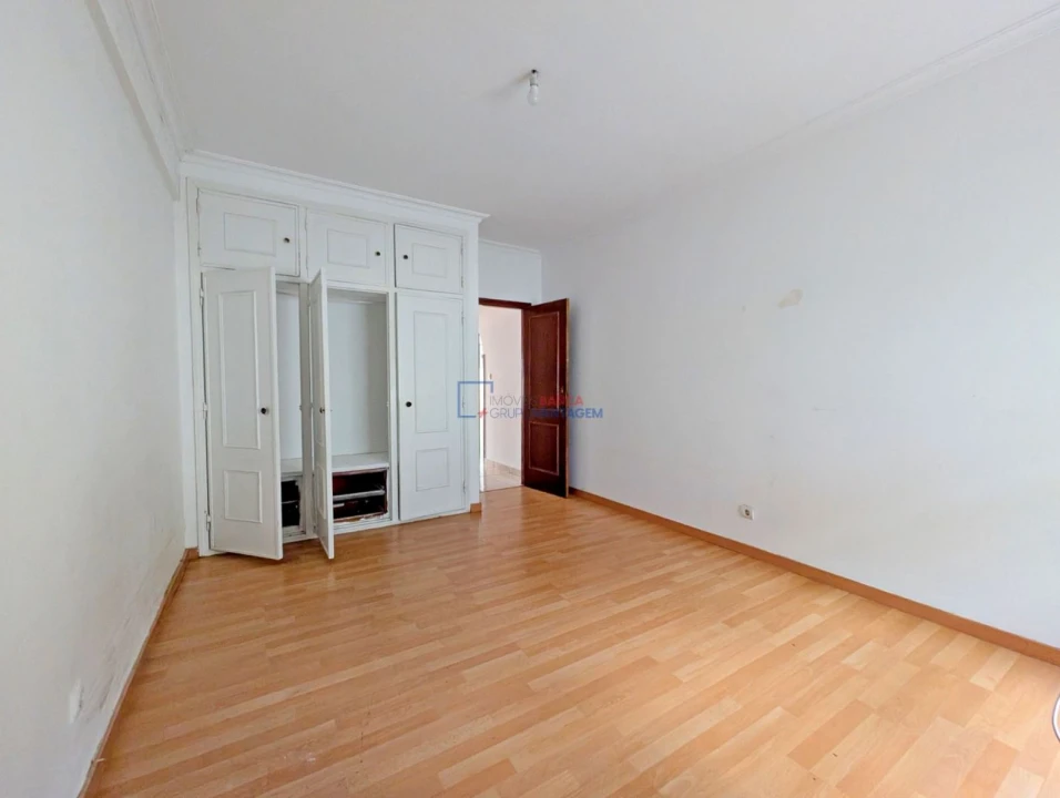 Apartamento T2 para Venda em Algueirão-Mem Martins Foto 3