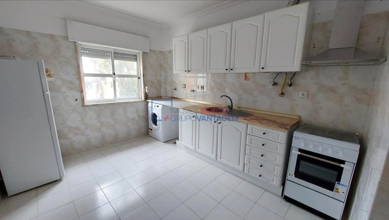 Apartamento T2 para Venda em Algueirão-Mem Martins Foto 16