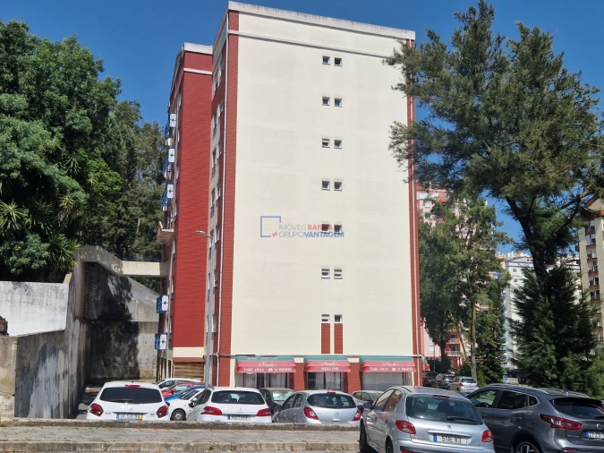 Apartamento T2 para Venda em Algueirão-Mem Martins Foto 12