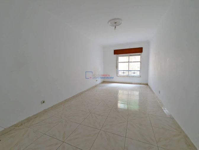 Apartamento T2 para Venda em Algueirão-Mem Martins Foto 8
