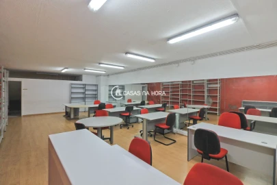 Escritório para Arrendamento em Paranhos