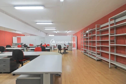 Escritório para Arrendamento em Paranhos