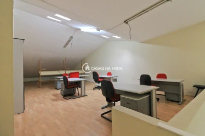 Escritório para Arrendamento em Paranhos