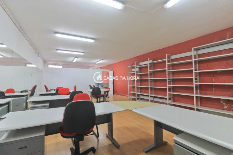 Escritório para Arrendamento em Paranhos Foto 5