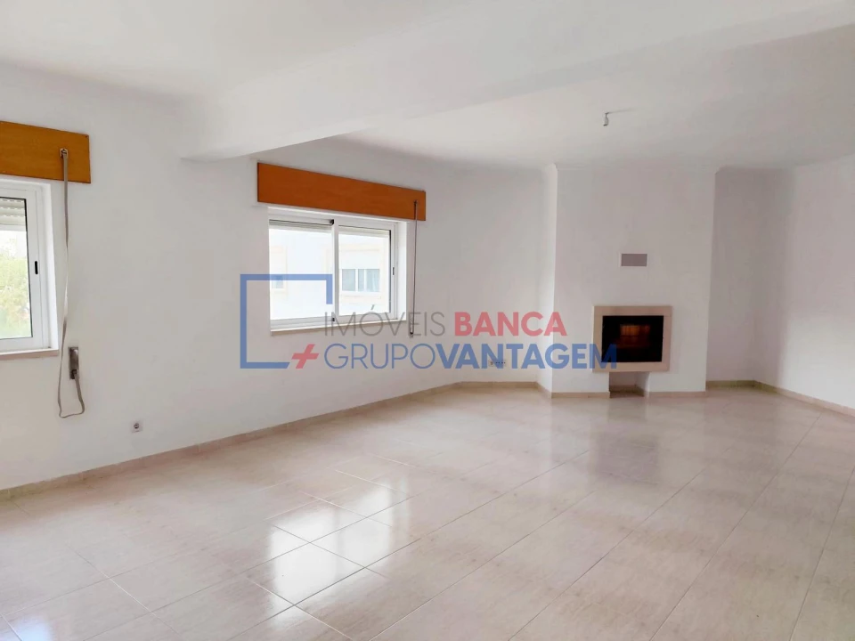 Apartamento T3 para Venda em Azambuja Foto 4