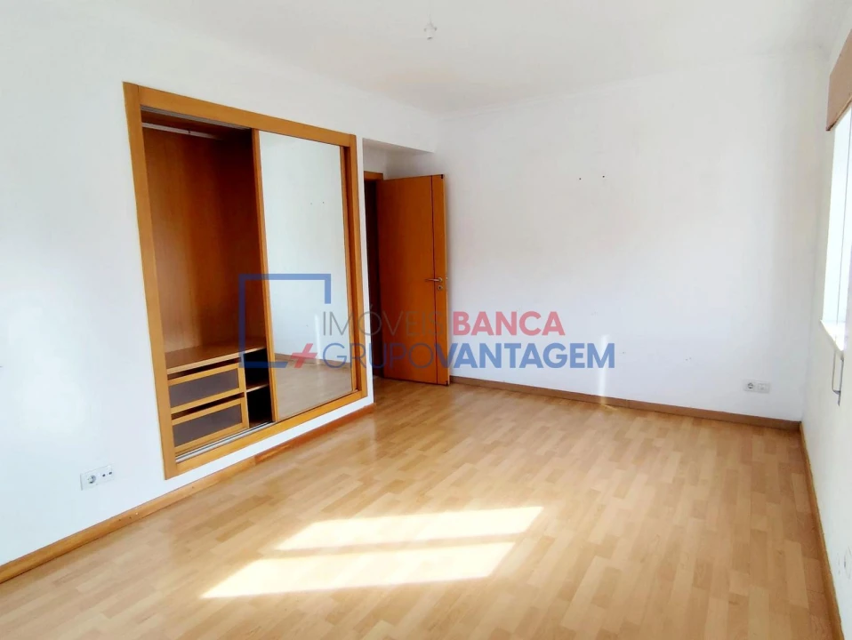 Apartamento T3 para Venda em Azambuja Foto 17