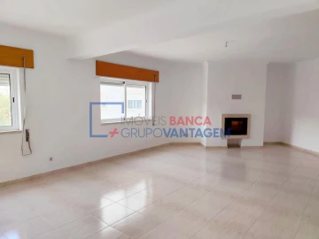 Apartamento T3 para Venda em Azambuja