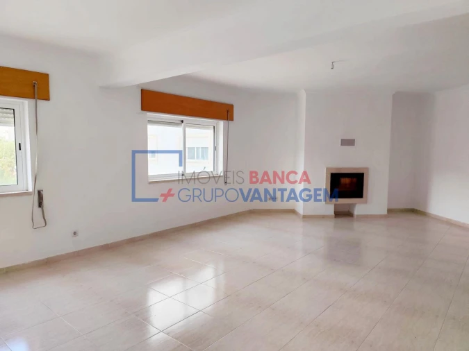 Apartamento T3 para Venda em Azambuja Foto 4