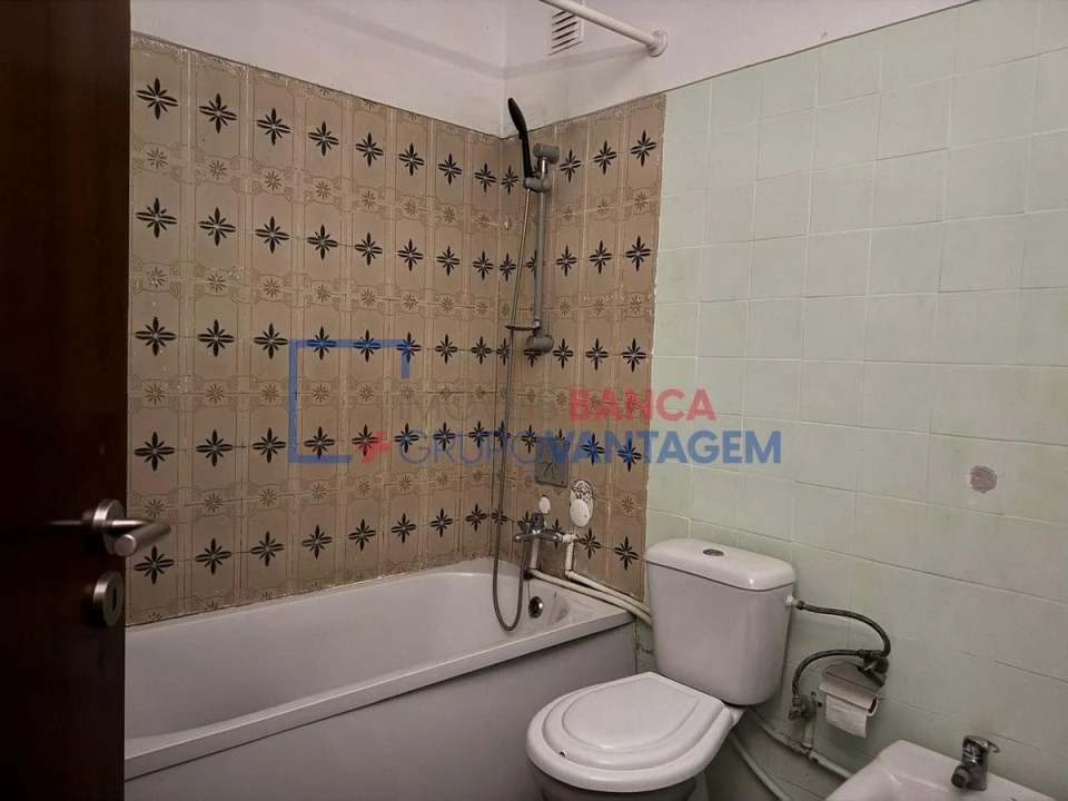 Apartamento T2 para Venda em Agualva e Mira-Sintra Foto 17