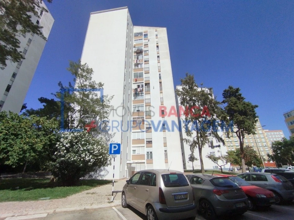Apartamento T2 para Venda em Corroios Foto 23