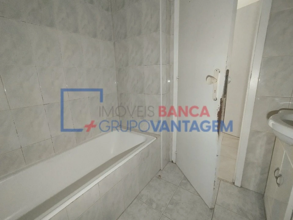 Apartamento T2 para Venda em Corroios Foto 17