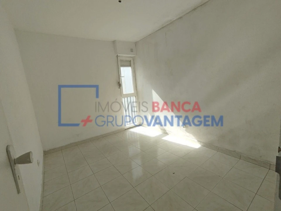 Apartamento T2 para Venda em Corroios Foto 19