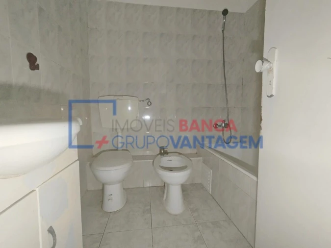 Apartamento T2 para Venda em Corroios Foto 16