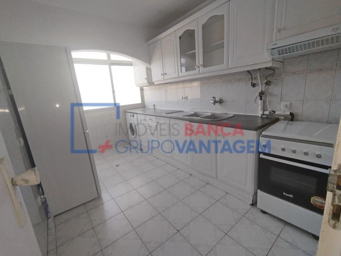 Apartamento T2 para Venda em Corroios Foto 10