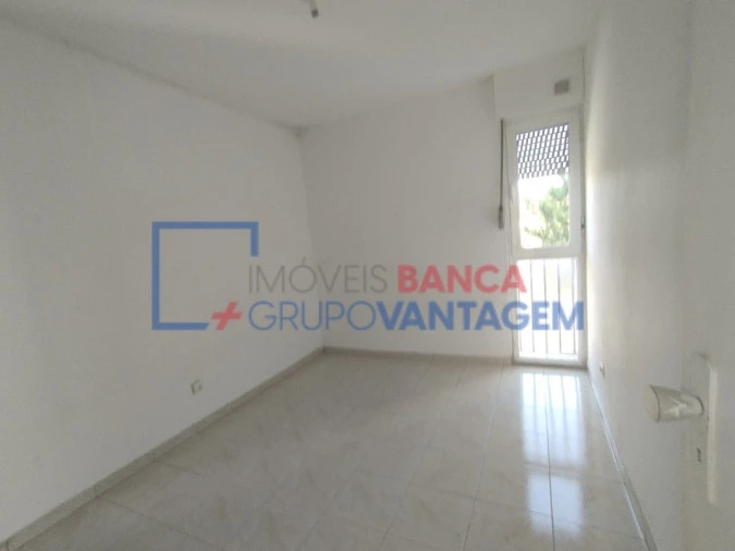 Apartamento T2 para Venda em Corroios Foto 8