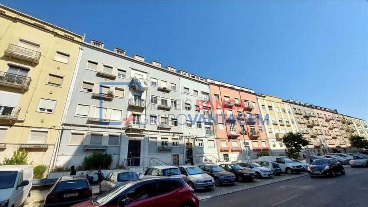 Apartamento T3 para Venda em Queluz e Belas Foto 4