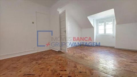 Apartamento T3 para Venda em Queluz e Belas