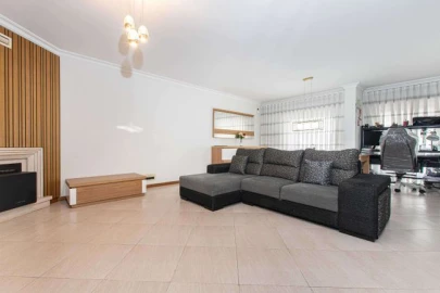 Apartamento T3 para Venda em Queluz e Belas