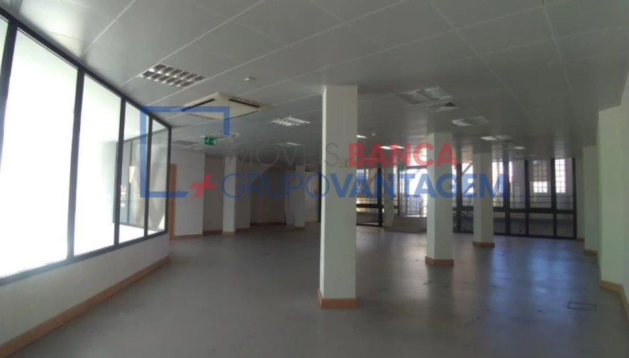 Prédio para Venda em Torgueda Foto 9