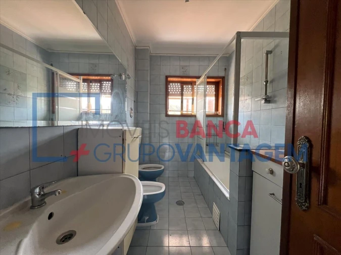 Apartamento T3 para Venda em Serzedo e Perosinho Foto 6