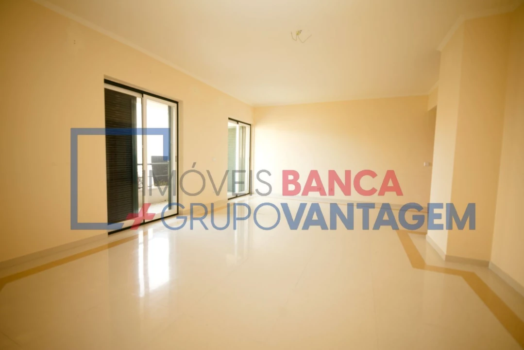 Apartamento T4 para Venda em Alcochete Foto 5