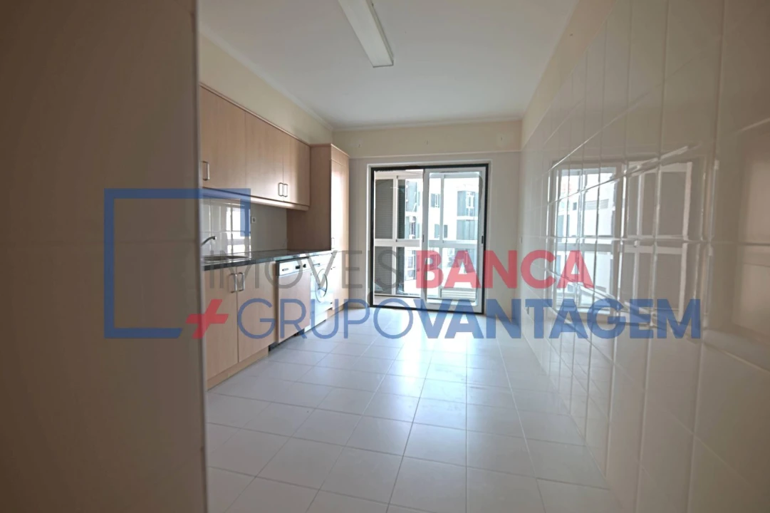 Apartamento T4 para Venda em Alcochete Foto 10