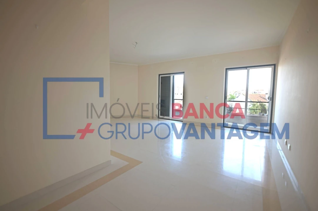 Apartamento T4 para Venda em Alcochete Foto 13